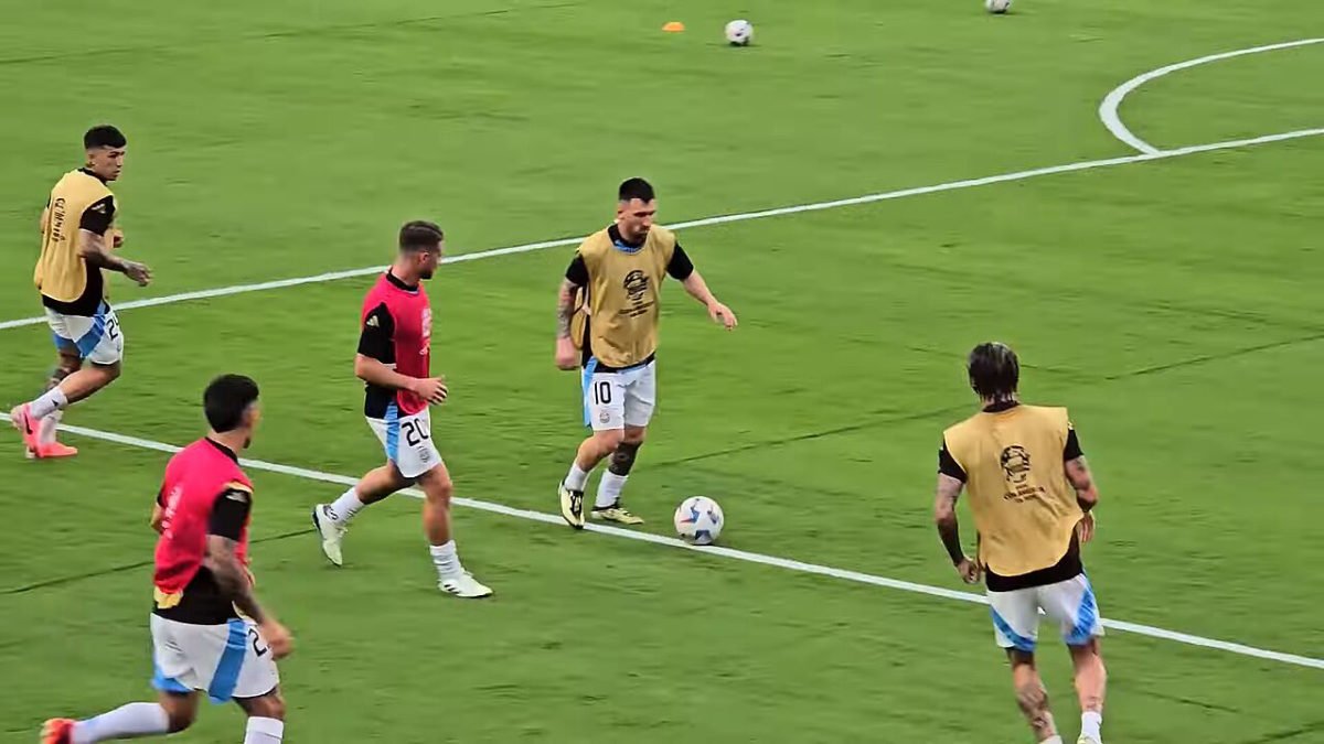Argentina warming up before the 2024 Copa America semifinal against Canada